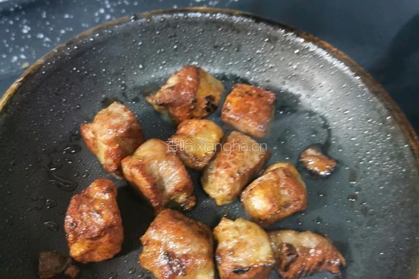 煎牛腩的做法图解4