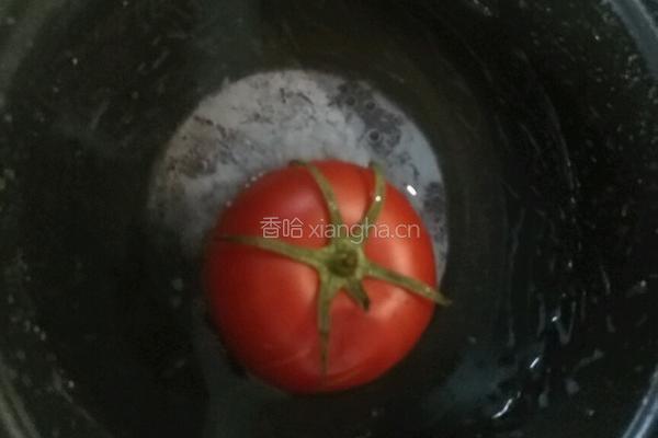 番茄炖土豆的做法图解1