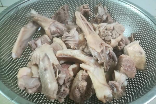 啤酒鸭的做法图解1