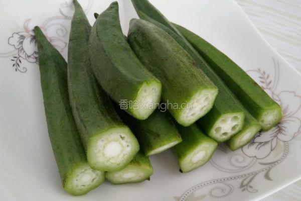 蒜蓉秋葵的做法图解1