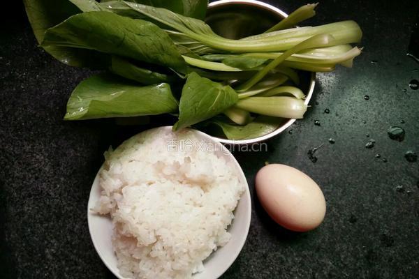 油菜蛋炒饭的做法图解1