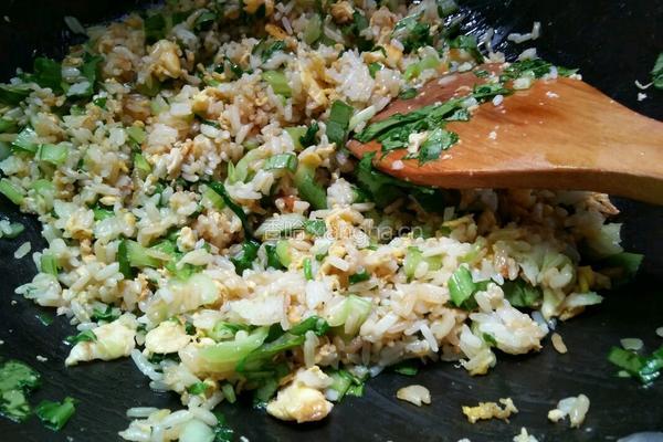 油菜蛋炒饭的做法图解8