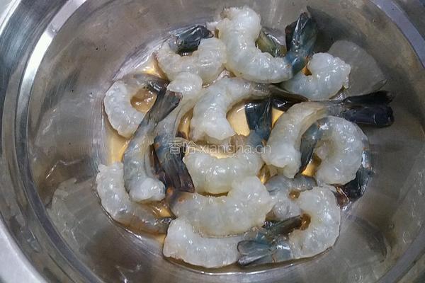 大虾芝士披萨的做法图解3