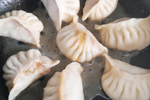 抱蛋煎饺的做法图解2