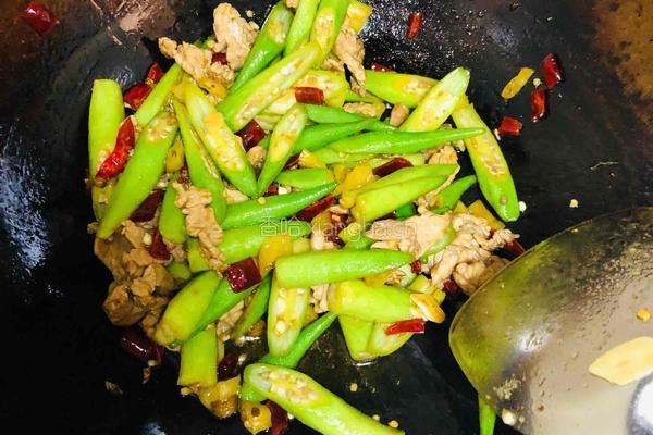 秋葵炒肉丝的做法图解6