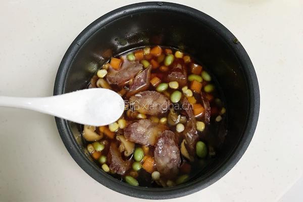 腊肠时蔬焖饭的做法图解6