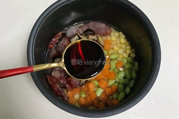 腊肠时蔬焖饭的做法图解5