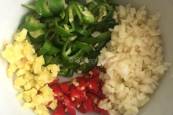 凉拌蕨根粉的做法图解2