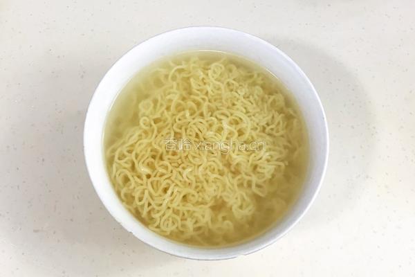 老干妈炒泡面的做法图解4
