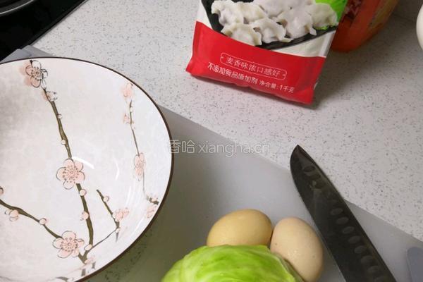 包菜饼的做法图解1