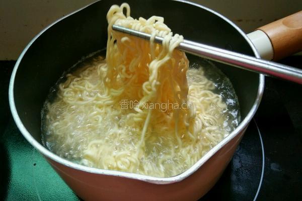 辣椒酱豆芽拌面的做法图解6