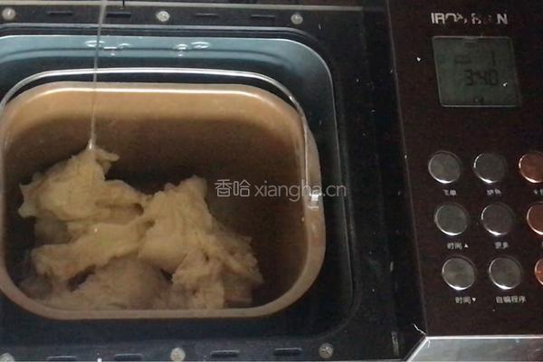 牛肉肠面包卷的做法图解2