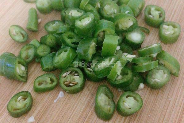 金针菇炒辣椒肉片的做法图解4