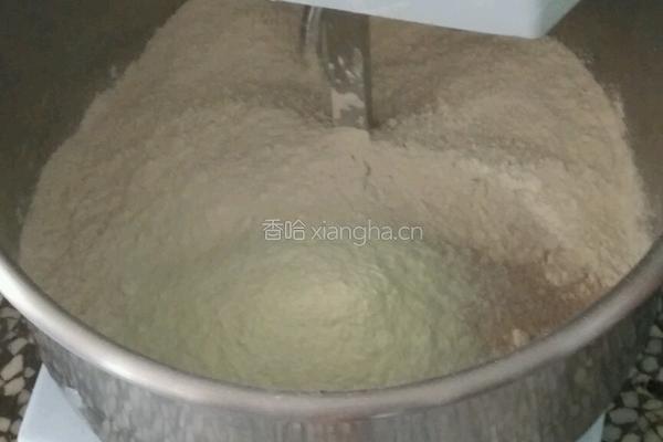 面包布丁的做法图解1