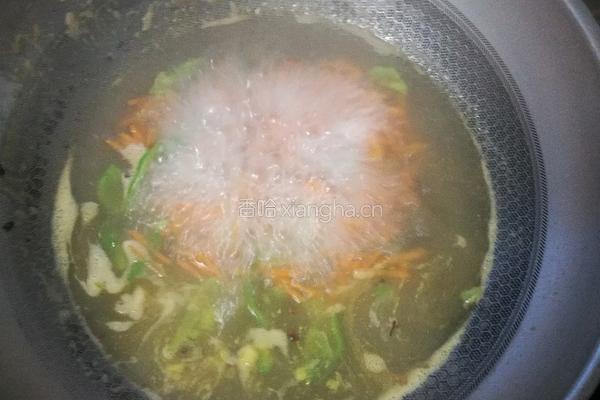 胡萝卜疙瘩汤的做法图解4
