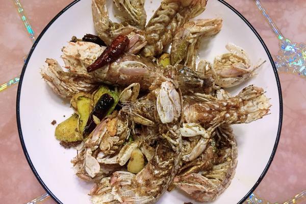 椒盐皮皮虾的做法图解7