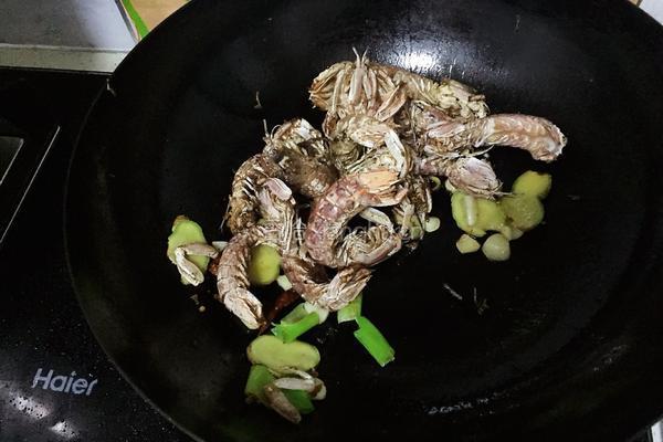 椒盐皮皮虾的做法图解6
