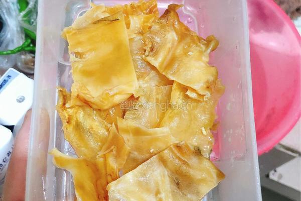 牛奶红枣炖鱼胶的做法图解2