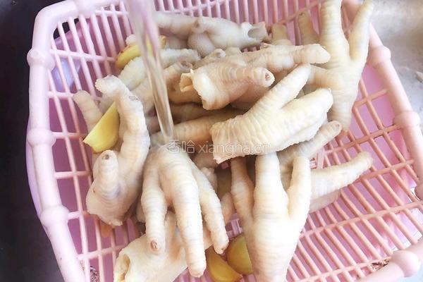 降龙卤鸡爪的做法图解3