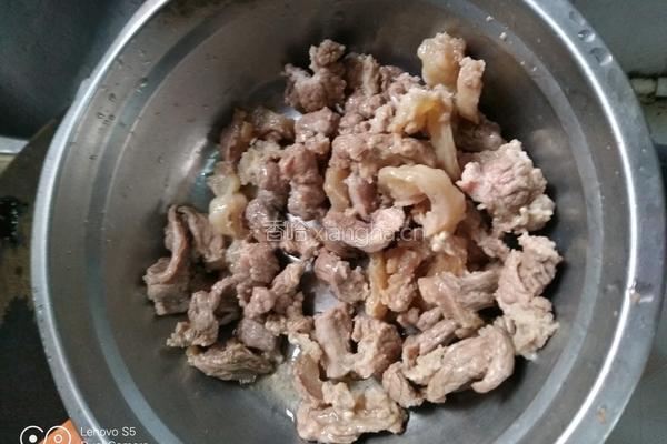 牛腩萝卜汤汁饭的做法图解2