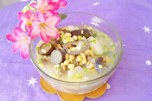 黄豆茄子山药鸡汤