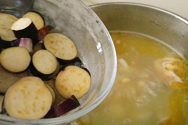 黄豆茄子山药鸡汤的做法图解11