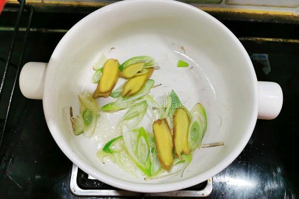 扇贝木耳菜鸡蛋疙瘩汤的做法图解8