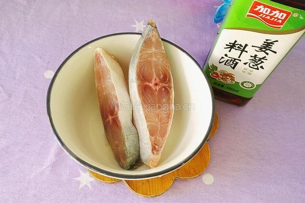 玉米蒸鱼的做法图解2