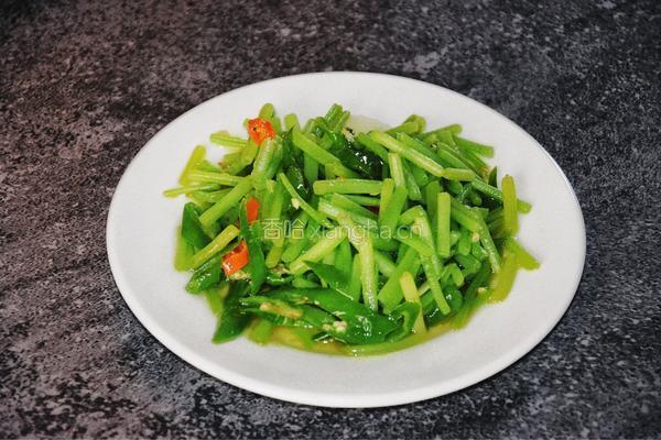 青椒炒地瓜梗的做法图解7
