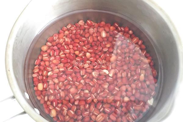 豆沙蜂蜜酸奶的做法图解1