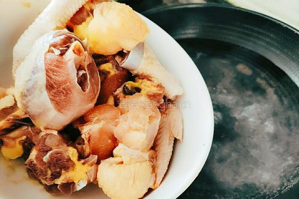 蒲菜炖鸡的做法图解2