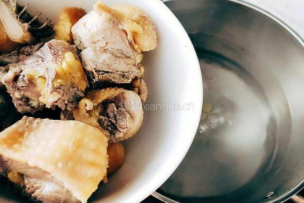 蒲菜炖鸡的做法图解6
