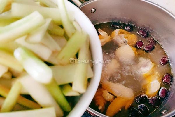 蒲菜炖鸡的做法图解11