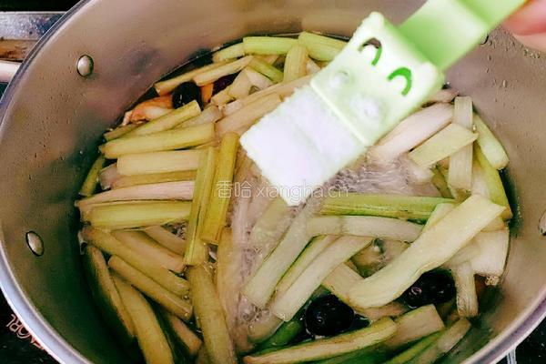 蒲菜炖鸡的做法图解13