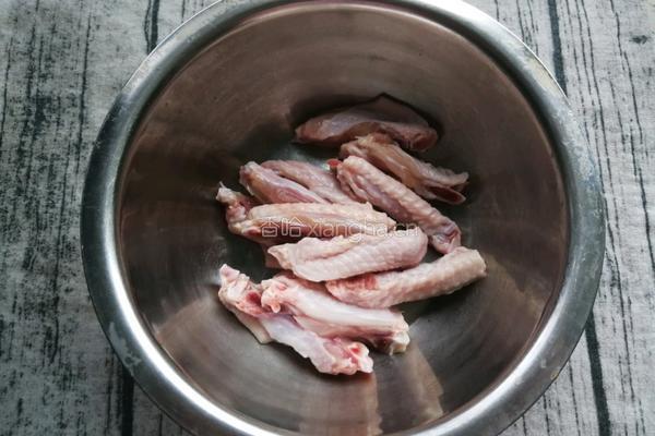 蒸鸡翅金针菇的做法图解4