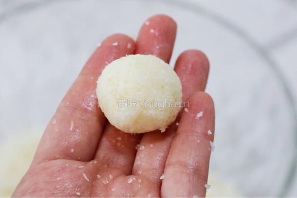 蛋白椰蓉球的做法图解6