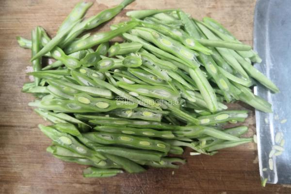 咸肉四季豆的做法图解3