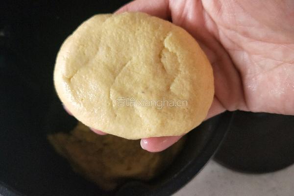 玉米面饼子的做法图解9