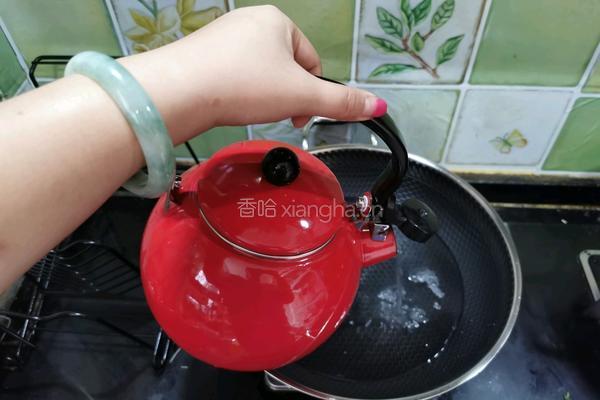 排骨芋头炖娃娃菜汤的做法图解3