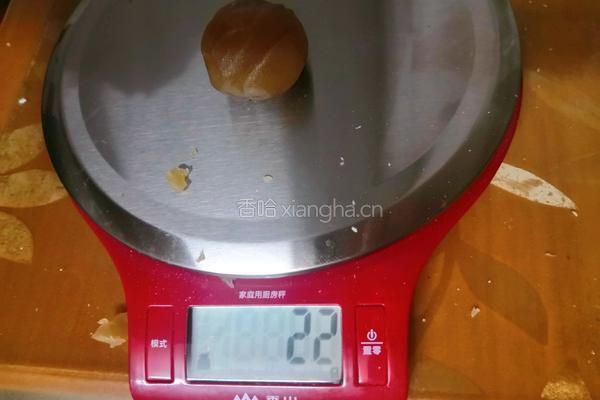广式月饼（蛋黄白莲蓉）的做法图解8