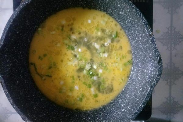 蒜香龙虾煎蛋饼的做法图解7