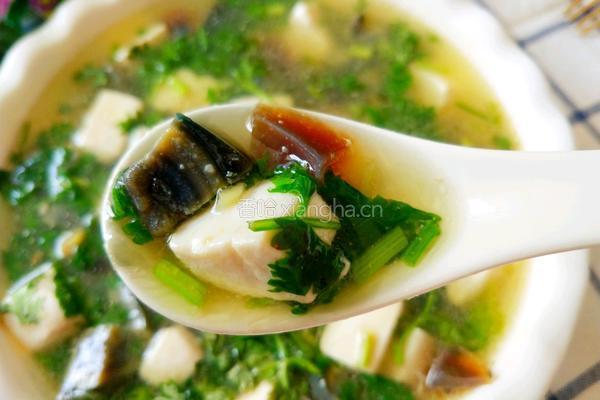 皮蛋豆腐汤的做法图解2