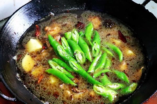 地锅鸡的做法图解6