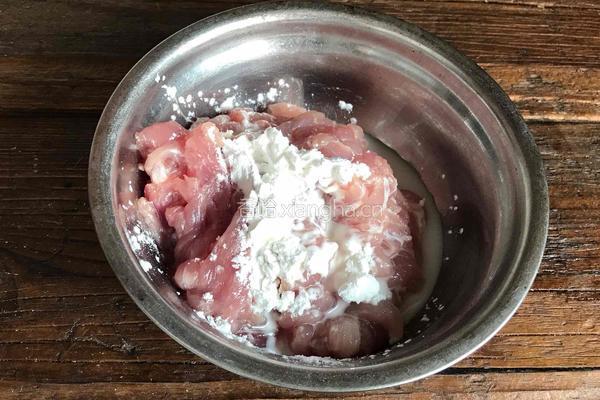 芹菜香干炒肉丝的做法图解2