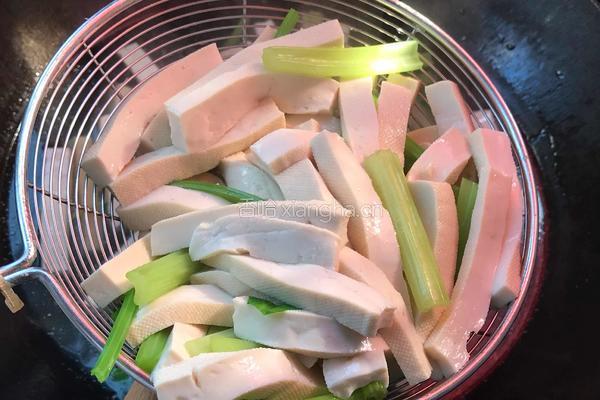 芹菜香干炒肉丝的做法图解7