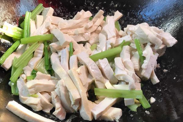 芹菜香干炒肉丝的做法图解11