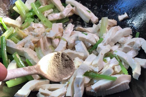 芹菜香干炒肉丝的做法图解12