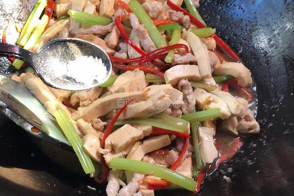 芹菜香干炒肉丝的做法图解15
