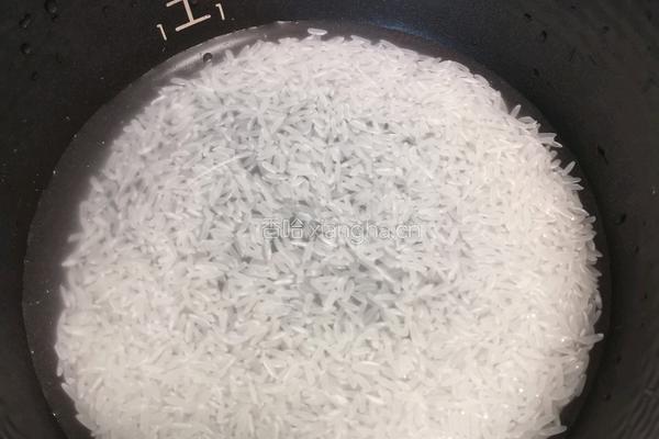 羊腿蘑菇抓饭的做法图解1