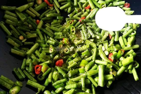 清炒长豆角的做法图解10